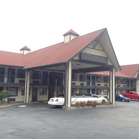 Amerivu Inn & Suites - Helen - Downtown 외부 사진