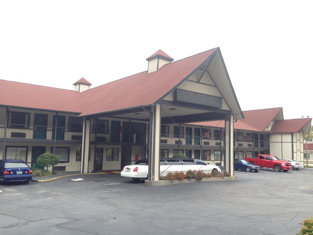 Amerivu Inn & Suites - Helen - Downtown 외부 사진