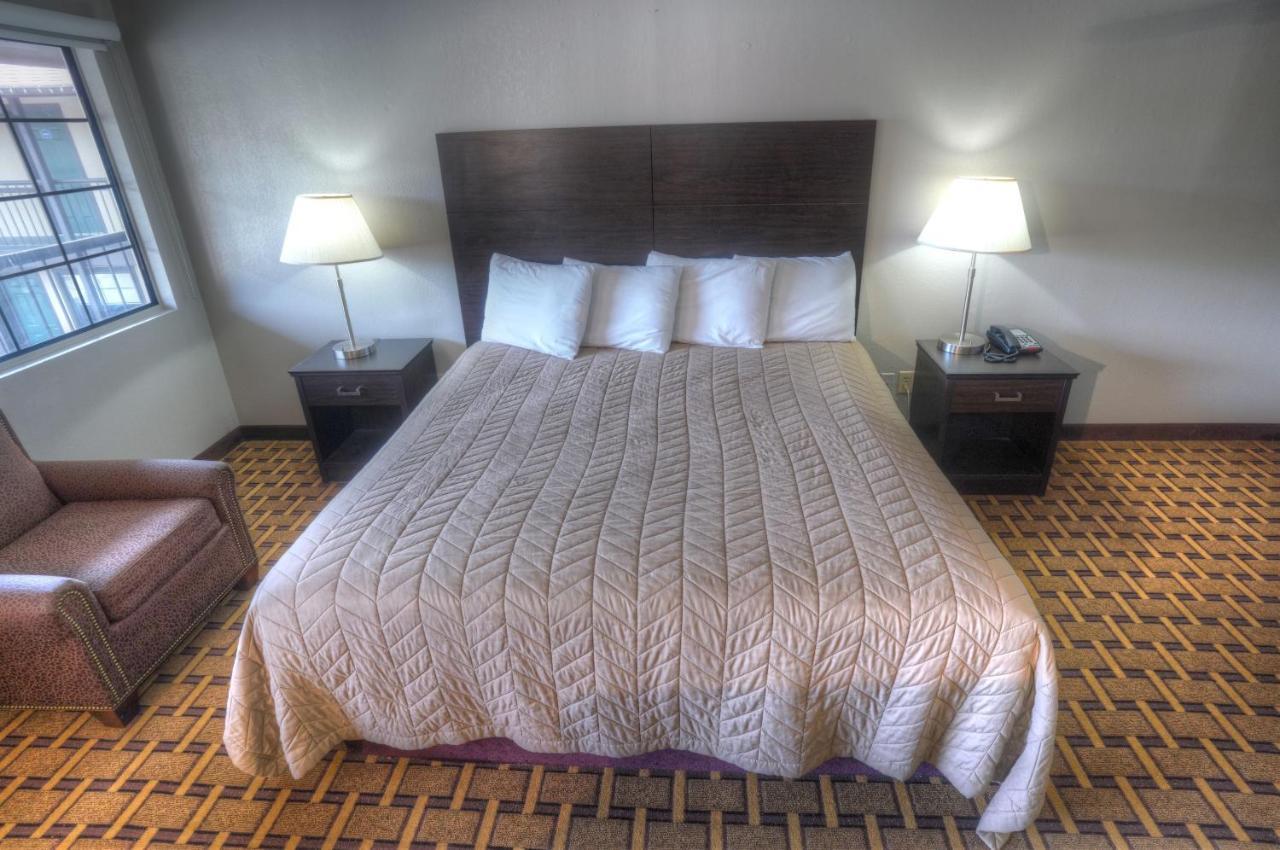 Amerivu Inn & Suites - Helen - Downtown 외부 사진