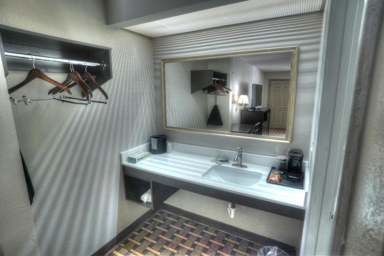 Amerivu Inn & Suites - Helen - Downtown 외부 사진