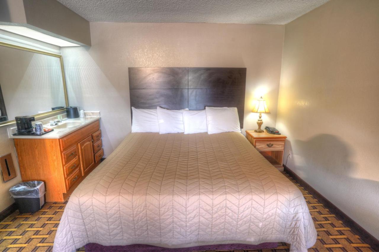 Amerivu Inn & Suites - Helen - Downtown 외부 사진