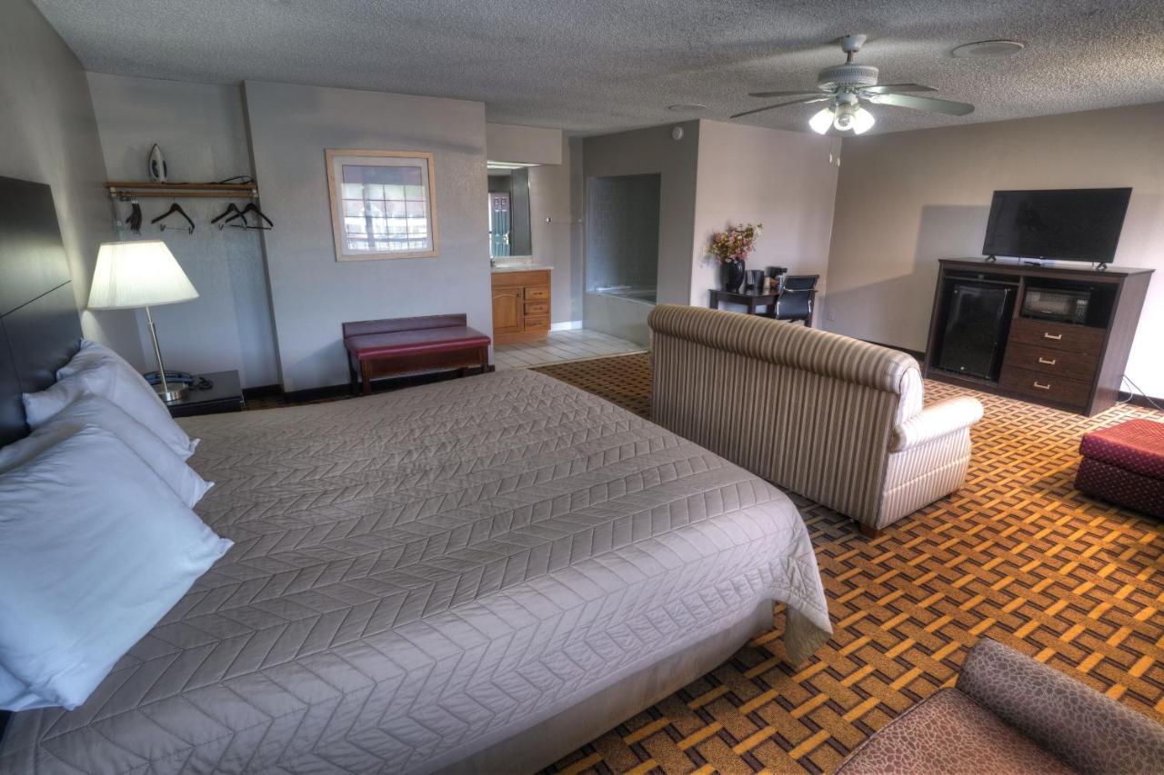 Amerivu Inn & Suites - Helen - Downtown 외부 사진